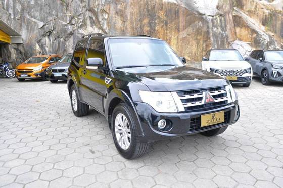 MITSUBISHI PAJERO FULL 3.2 HPE 4X4 16V DIESEL 2P AUTOMÁTICO MITSUBISHI PAJERO FULL 3.2 HPE 4X4 16V DIESEL 2P AUTOMÁTICO